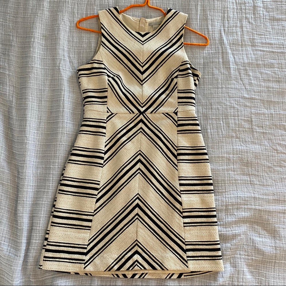 H & M Geometric patterned dress